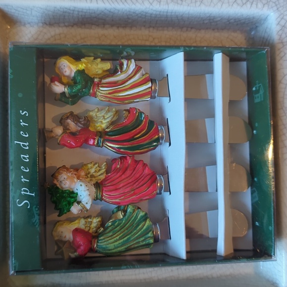 Dayton Hudson Corporation Other - ❤️ 2 for $15 ❤️ NWT - Festive Angel Spreader Set Of 4 - Stainless Steel Knives